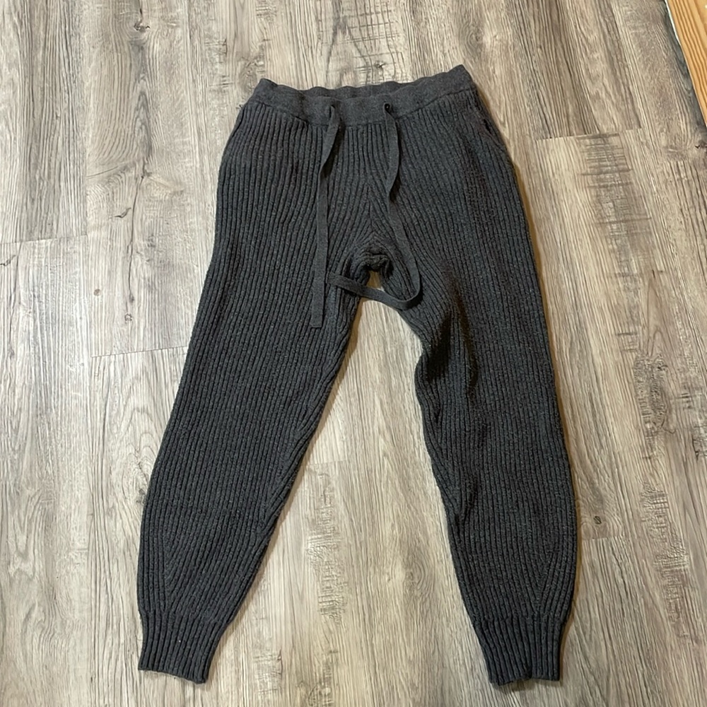 Large universal thread heavy knit lounge pants